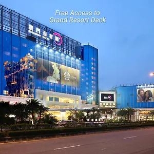 Broadway ***** Macao
